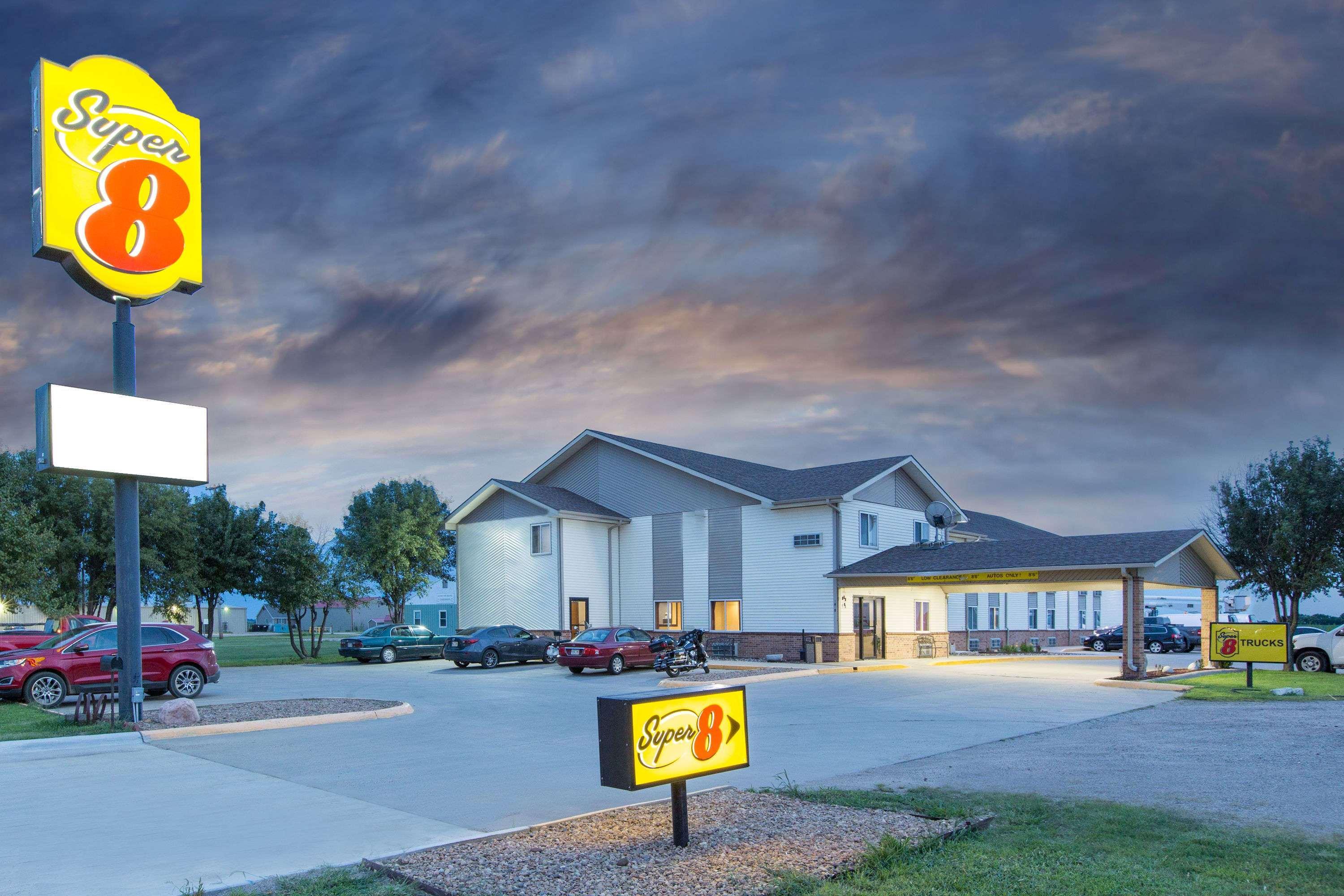 Super 8 By Wyndham Belleville Exterior foto